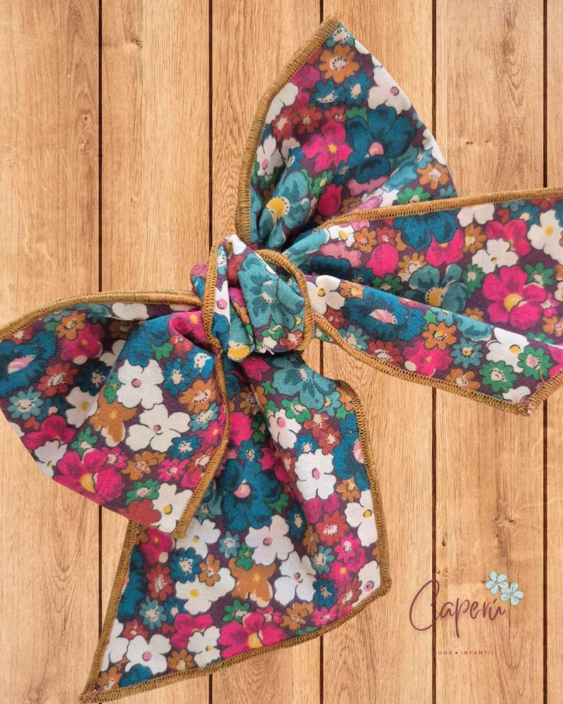 Tendencia en Complementos: Lazo Flores Larsy Boétie