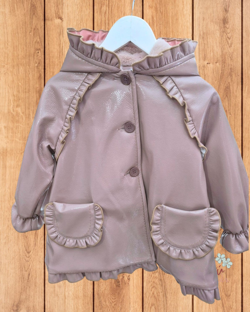 Abrigo Charol Capucha Volante Rosa Camel La Martinica